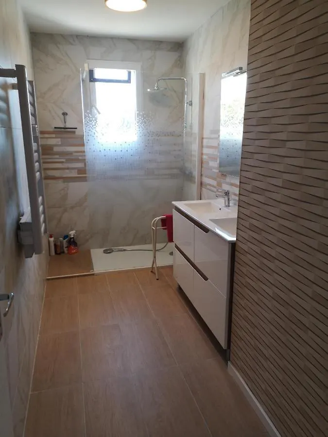 Villa Un Gite Entierement Renove A La Campagne à Pern 0*,