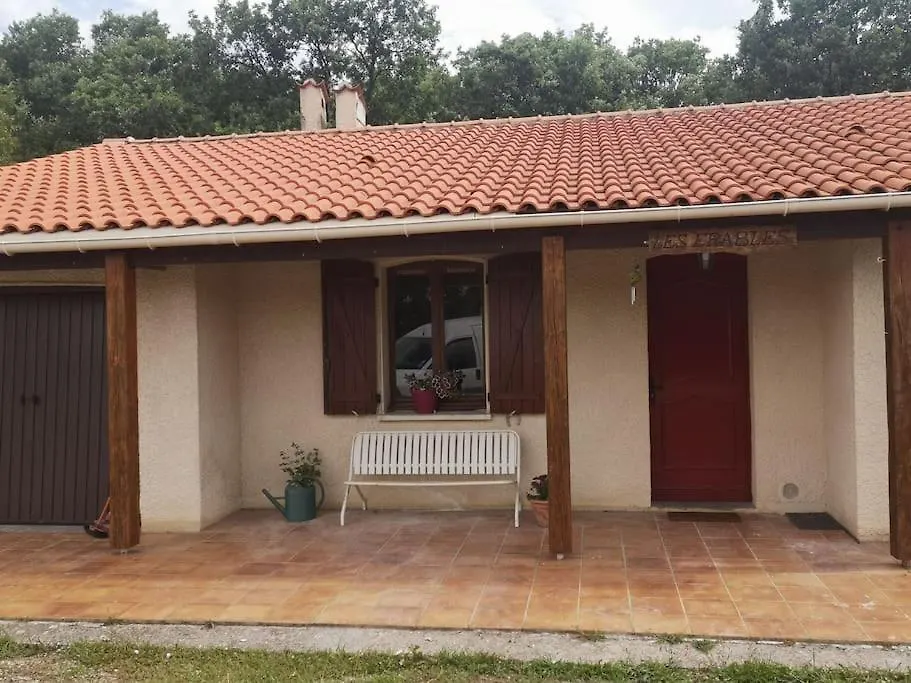 Villa Un Gite Entierement Renove A La Campagne à Pern 0*,  France